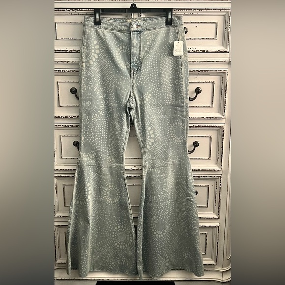 New Free People extra flare jeans size 30” - Picture 1 of 12